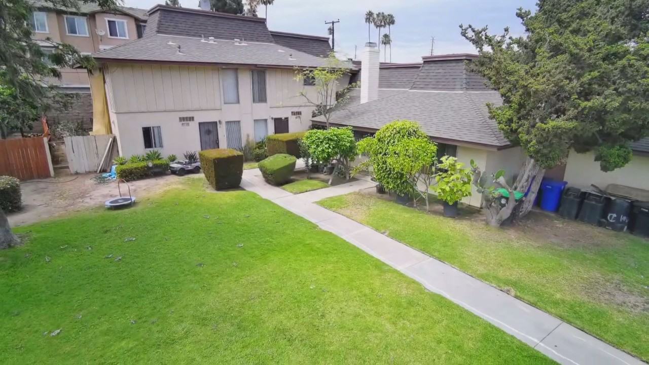 14561 Del Amo Ave - Photo 3 of 17