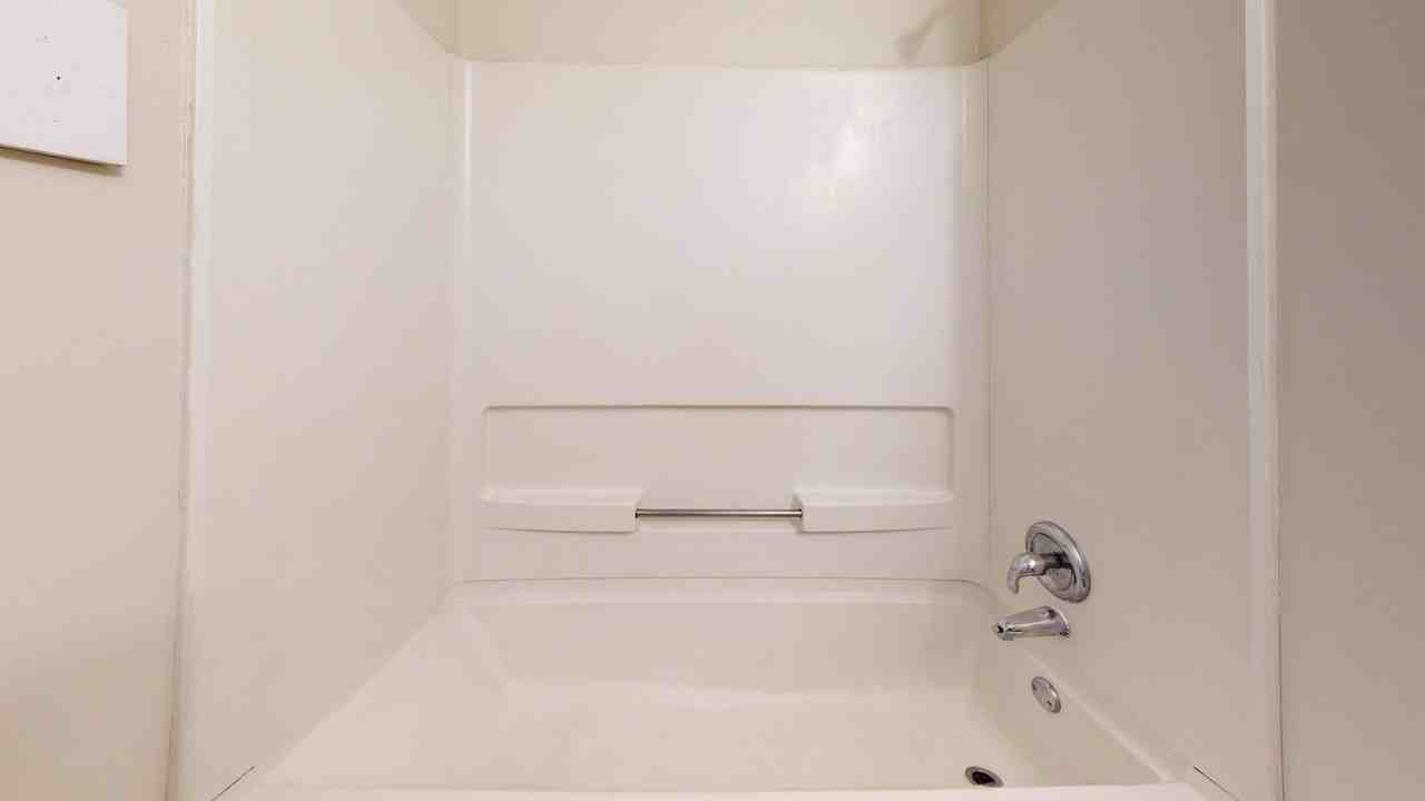 1361 Indianola Ave - Photo 5 of 7