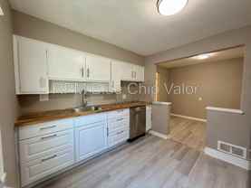 9481 Reading Rd #5 - Photo 1 of 1