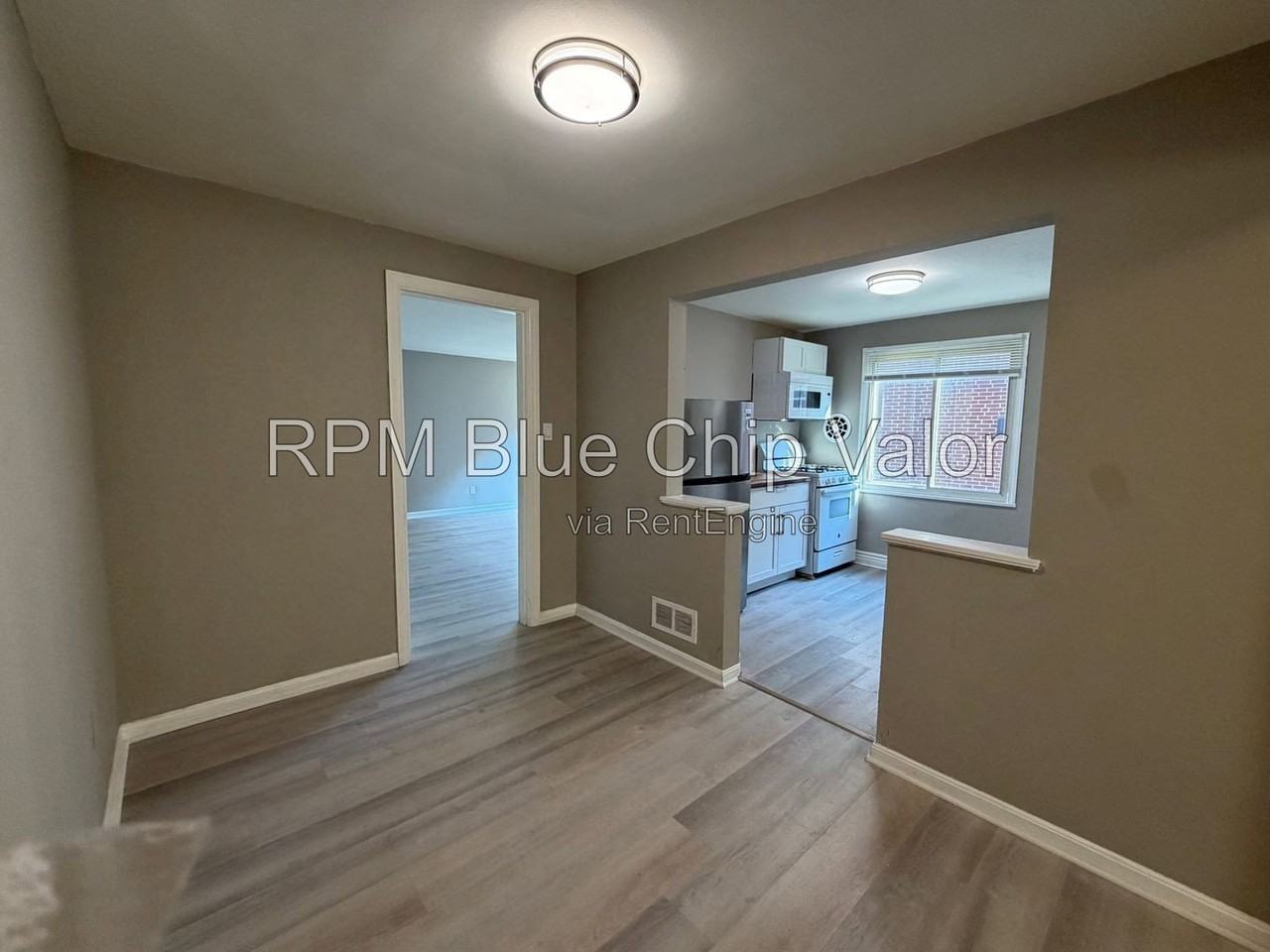 9481 Reading Rd #5 - Photo 5 of 11