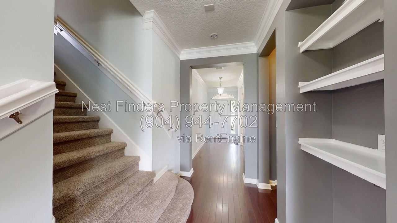 112 Woodfield Ln - Photo 4 of 28
