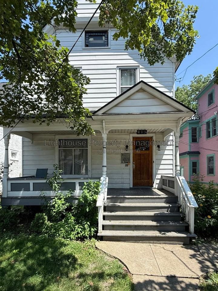 413 Locust St #1 - Photo 2 of 14