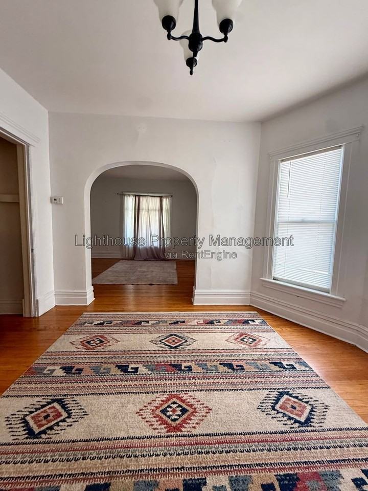 413 Locust St #1 - Photo 3 of 14