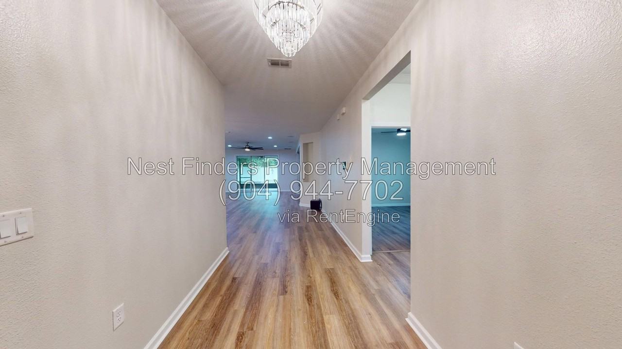 2704 Daylily Ln - Photo 3 of 32