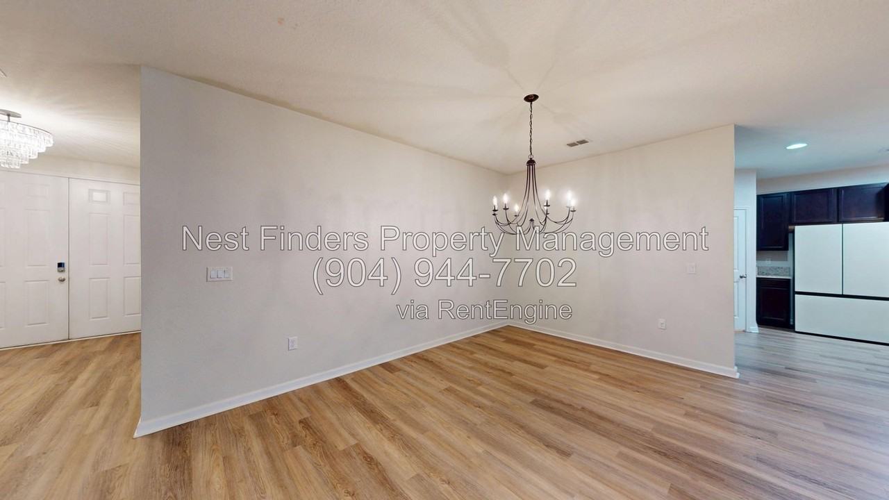 2704 Daylily Ln - Photo 5 of 32