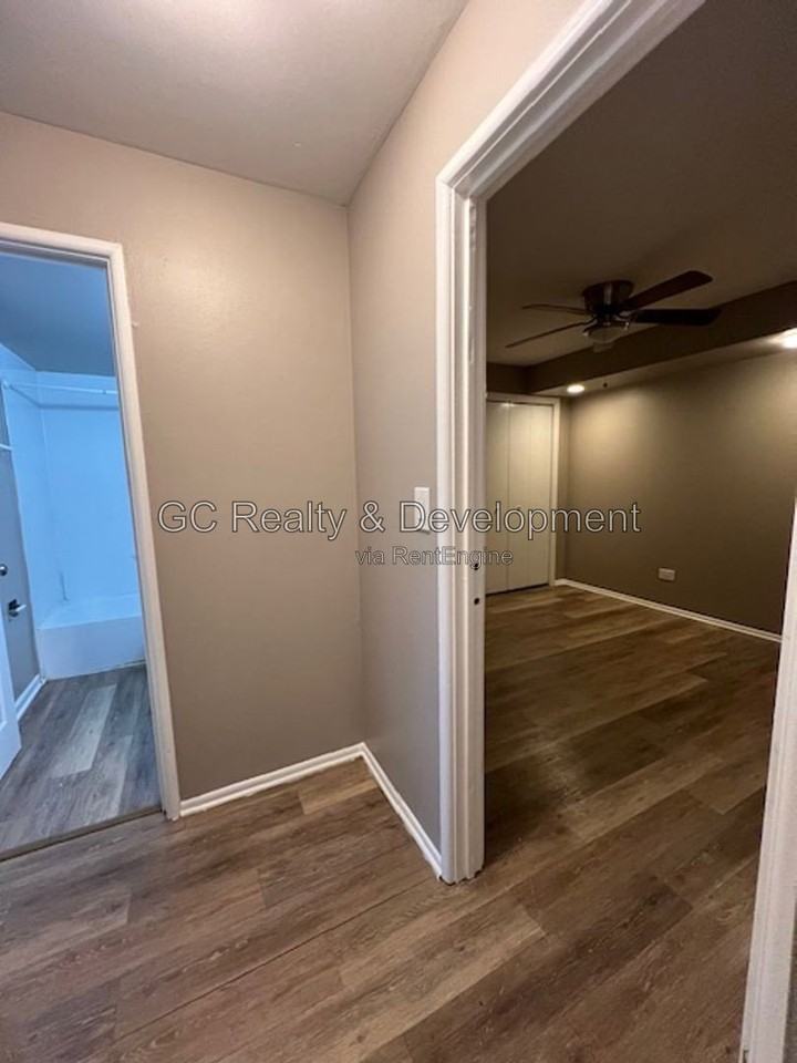 314 N Warwick Ave #GD - Photo 7 of 17