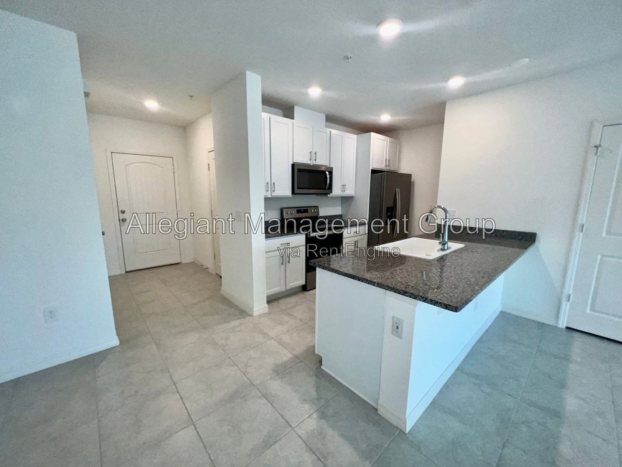 3805 Hampton Chase Ln - Photo 3 of 16
