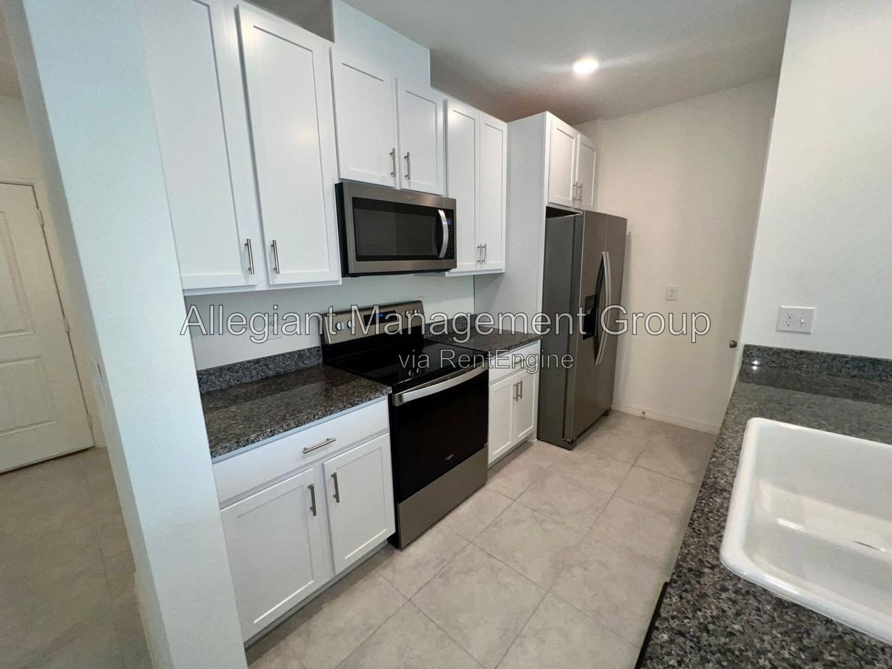 3805 Hampton Chase Ln - Photo 4 of 16