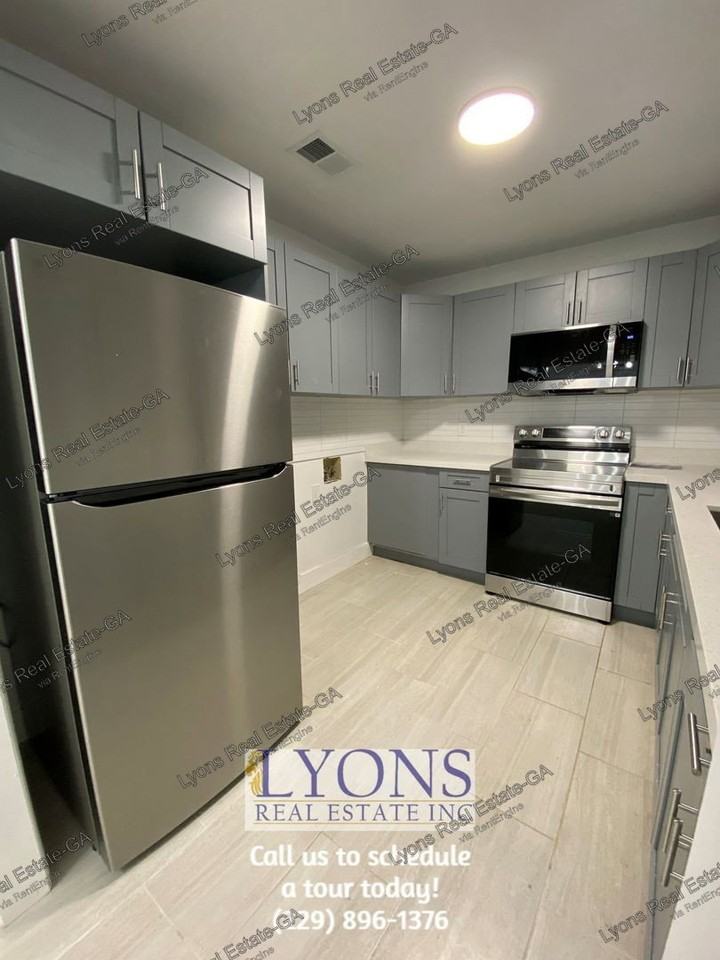 1028 S Gordon Ave - Photo 6 of 14