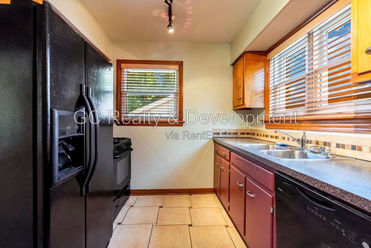 751 S Spring Rd - Photo 4 of 22