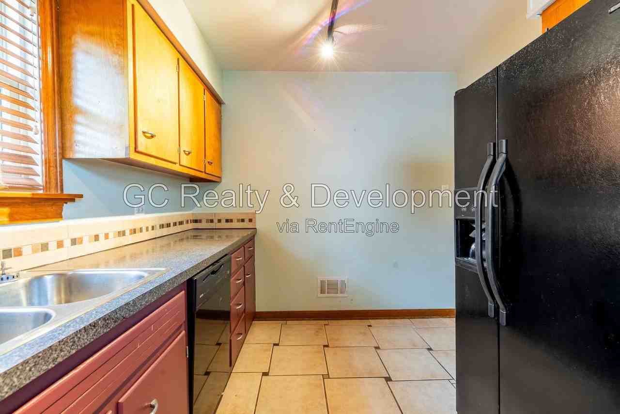 751 S Spring Rd - Photo 5 of 22