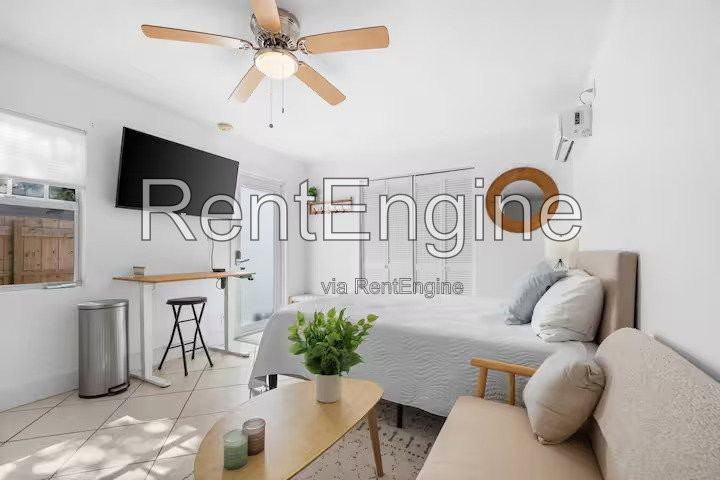 1636 Nw 6th Ave - Photo 3 of 18