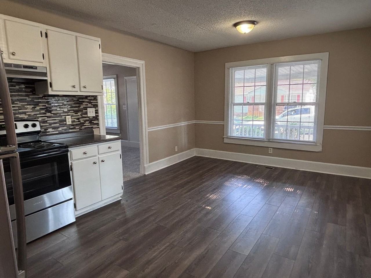 206 E Whittington St - Photo 6 of 11