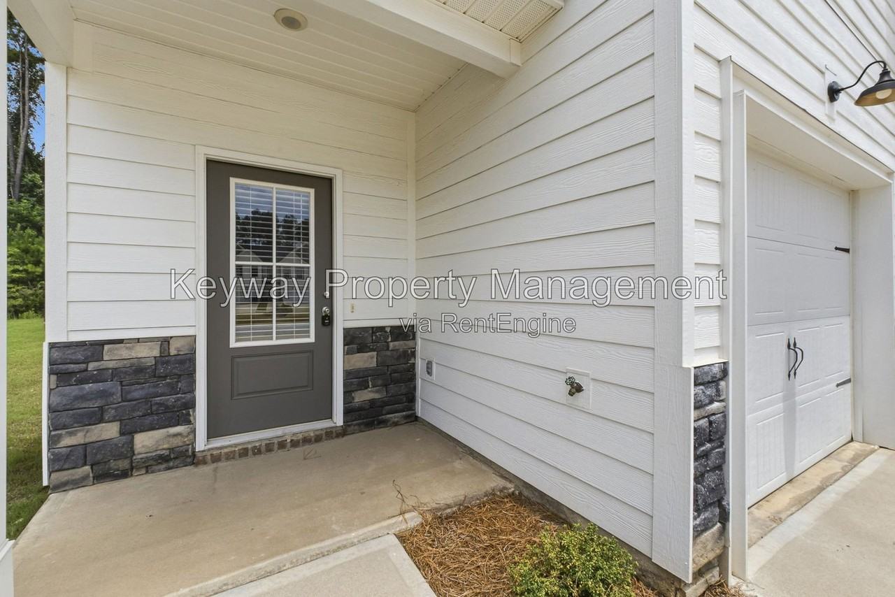 228 Linsmore Ln - Photo 4 of 26