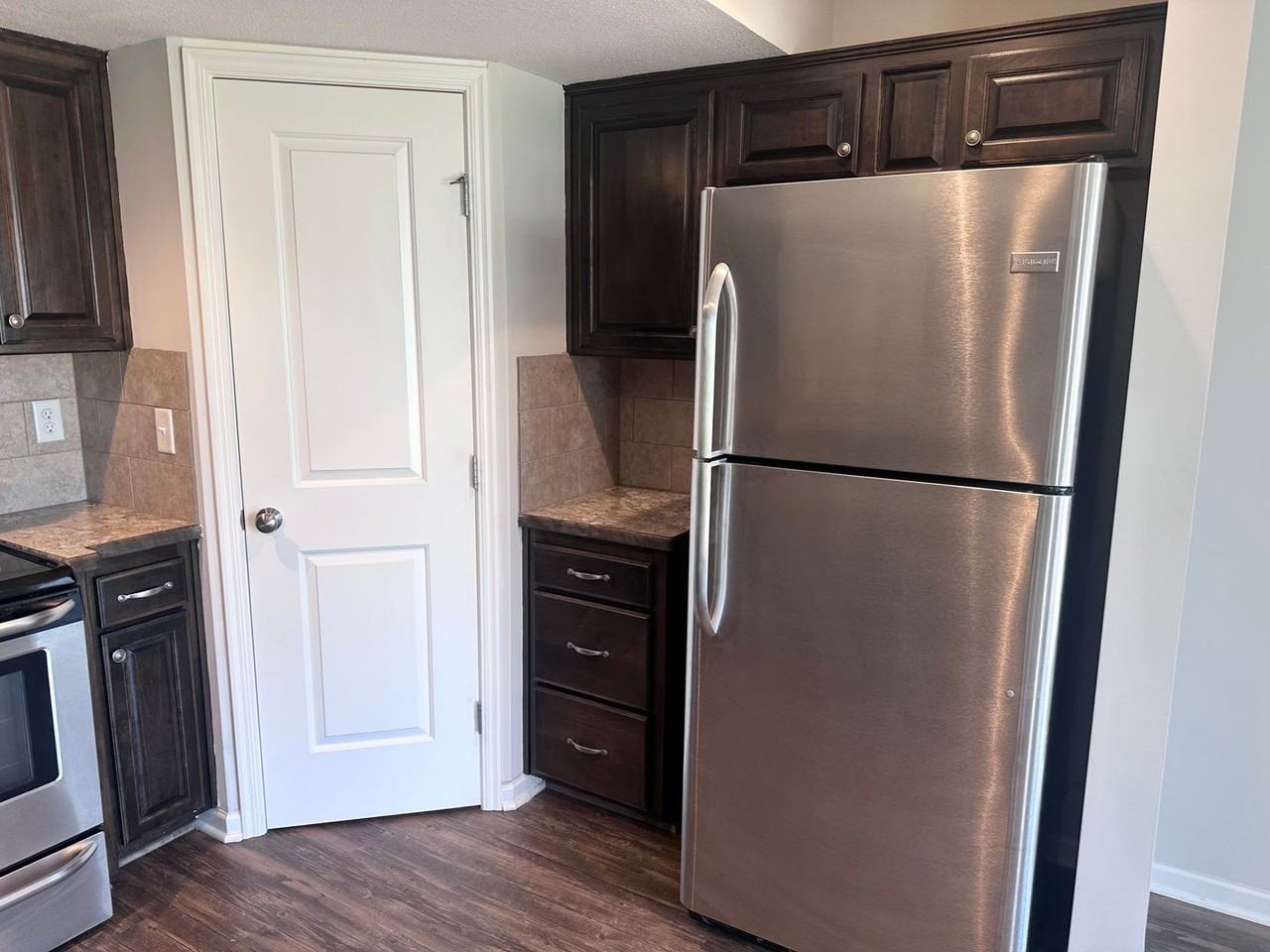 1540 Ne Erin Ct - Photo 6 of 17