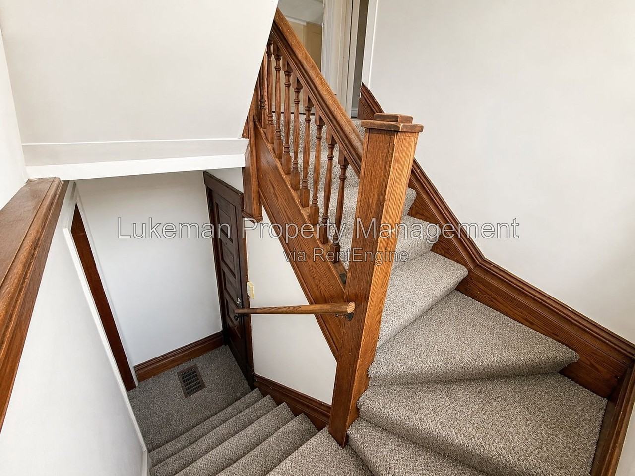 917 Oak St #2 - Photo 6 of 7