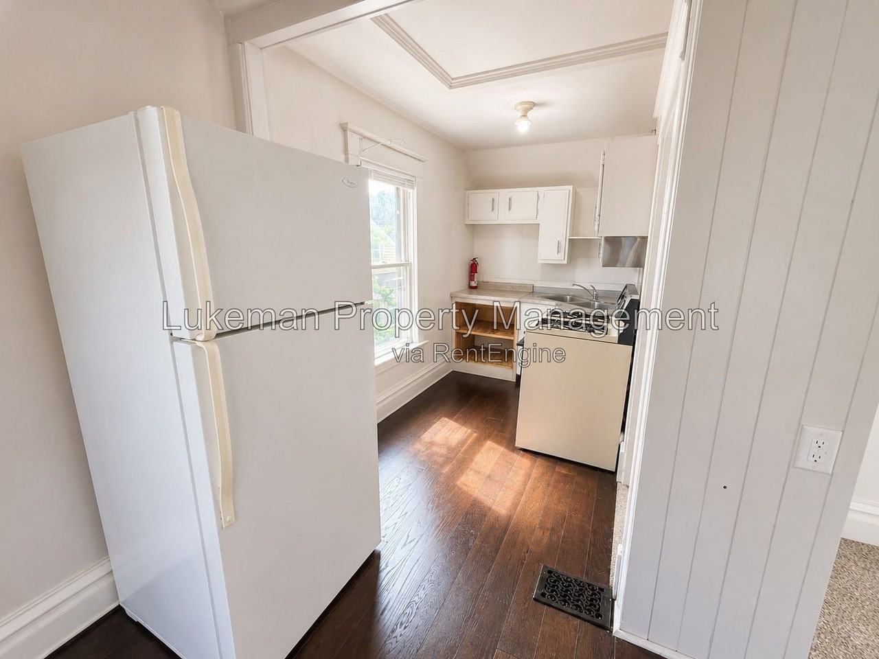 917 Oak St #2 - Photo 2 of 7