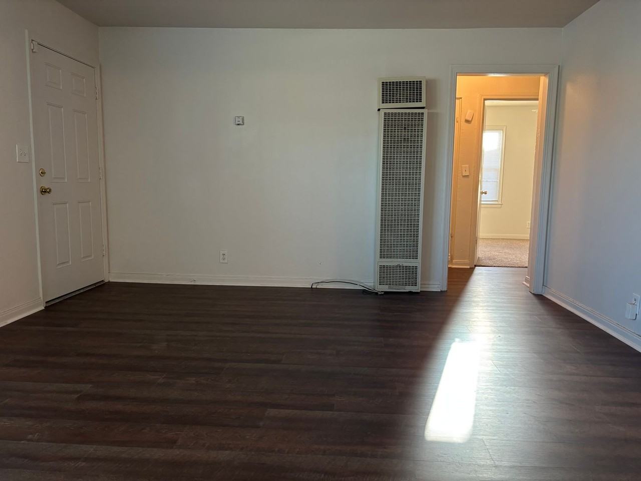 1214 W Pontiac Way - Photo 6 of 9