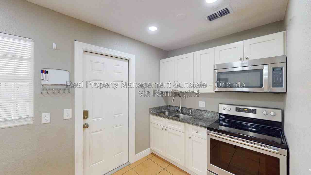 214 Woodmere Blvd - Photo 4 of 17
