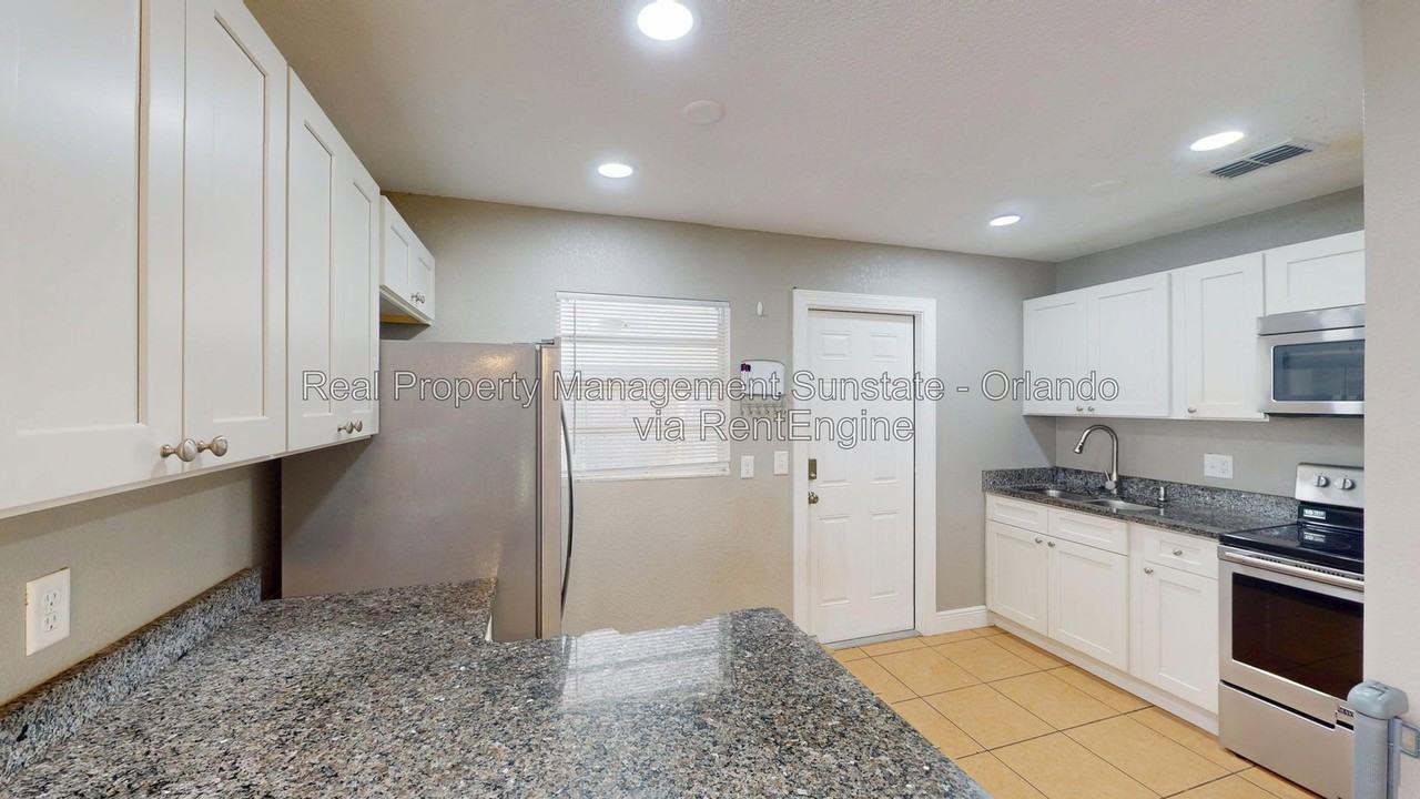 214 Woodmere Blvd - Photo 5 of 17