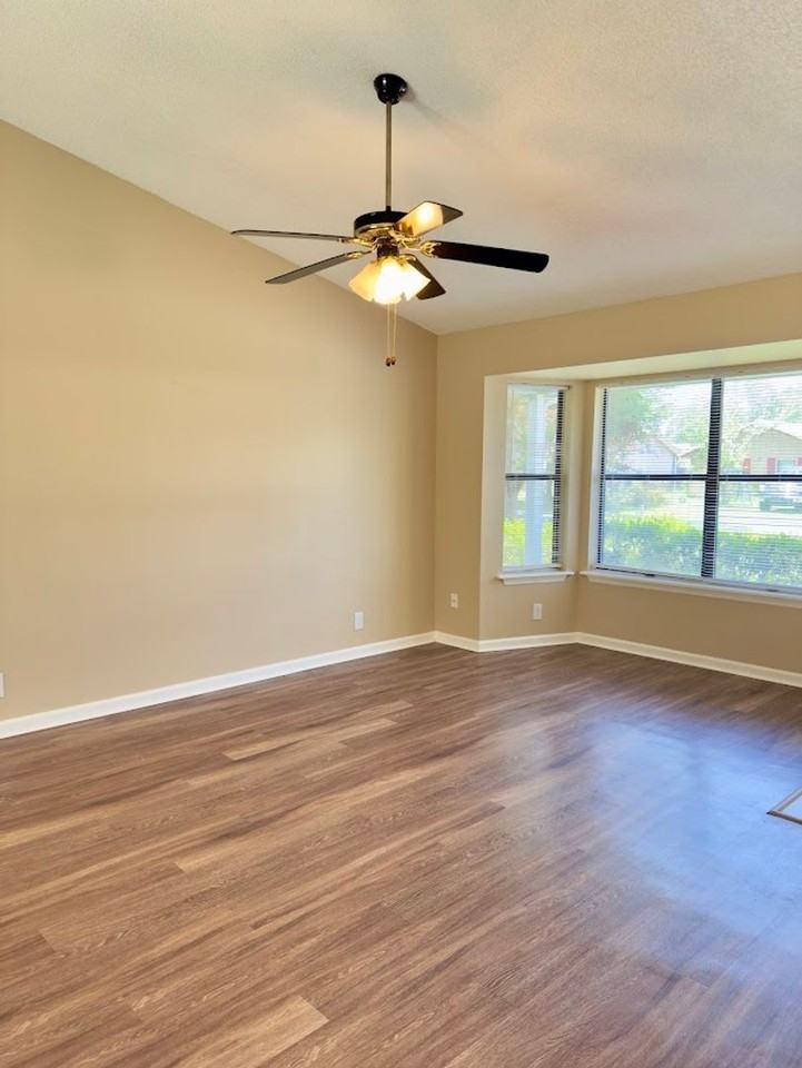 114 Dogwood Cir - Photo 3 of 18