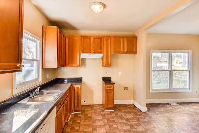 822 Pryor St Sw - Photo 4 of 12