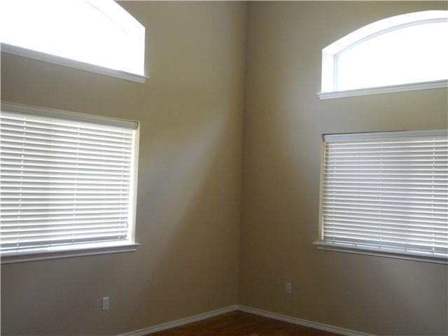 2504 Wilma Rudolph Rd - Photo 4 of 11