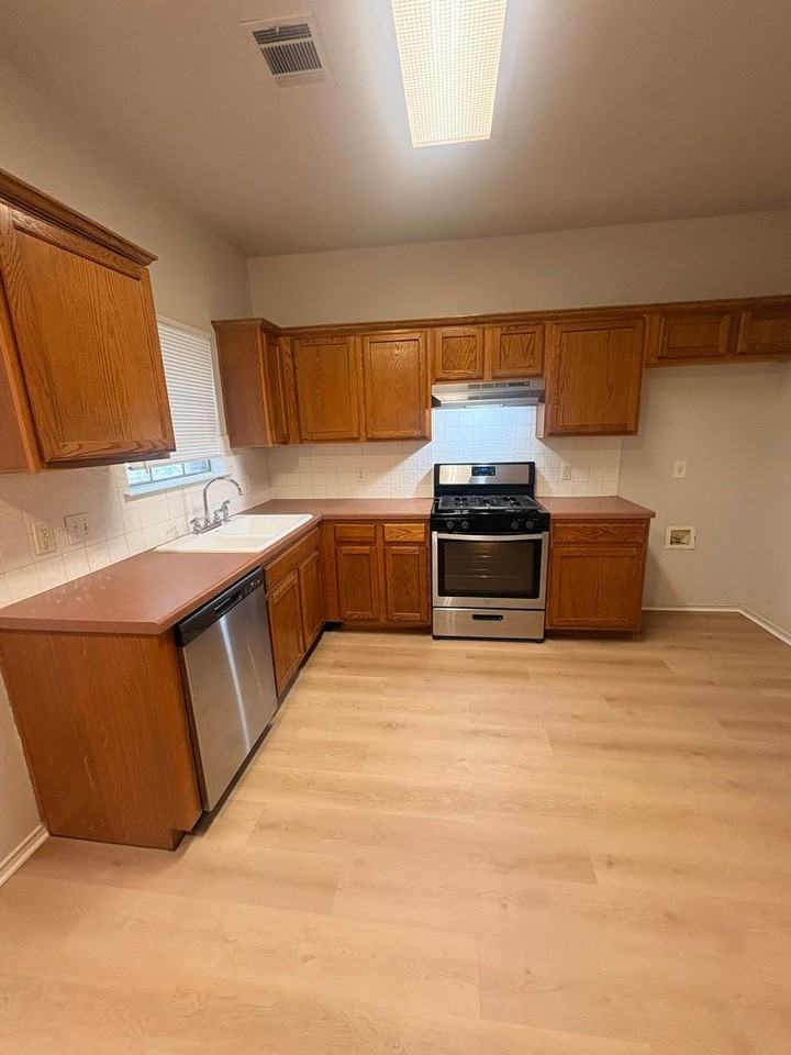 17314 Tobermory Dr - Photo 5 of 23