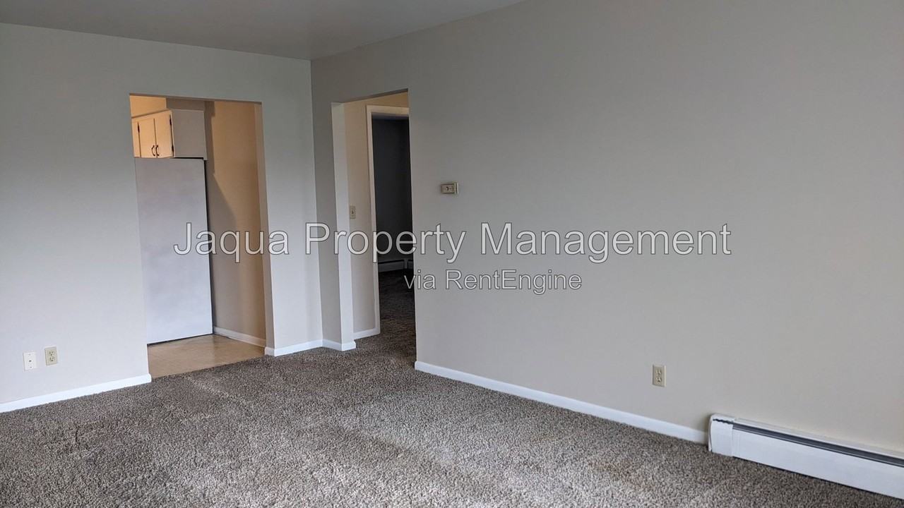 2135 Cambridge Dr #2D - Photo 2 of 11