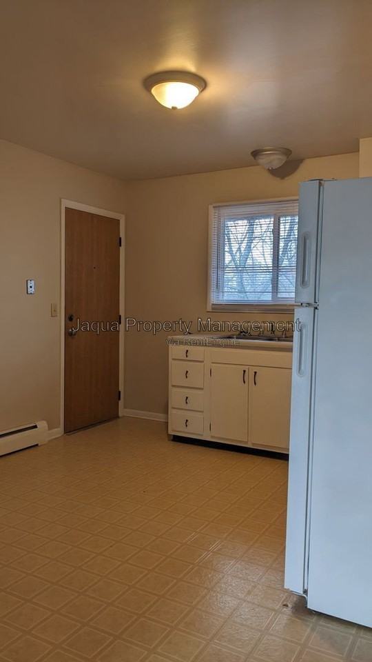 2135 Cambridge Dr #2D - Photo 4 of 11