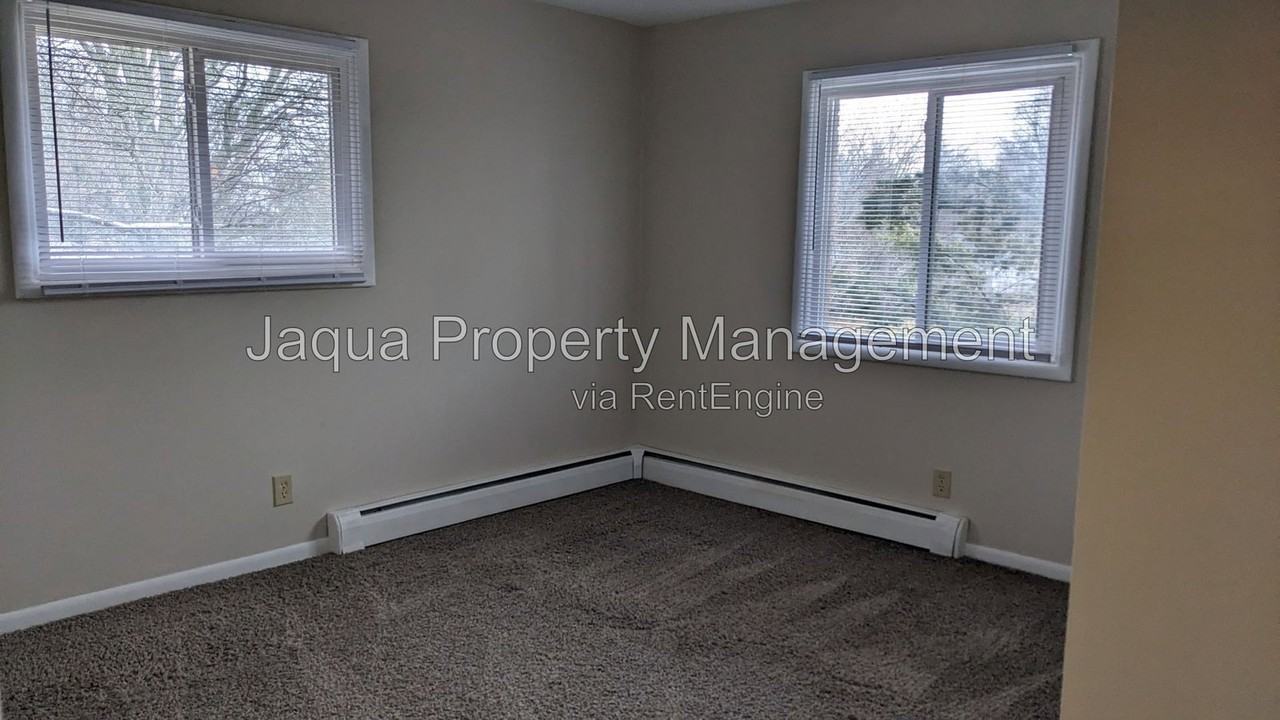 2135 Cambridge Dr #2D - Photo 6 of 11