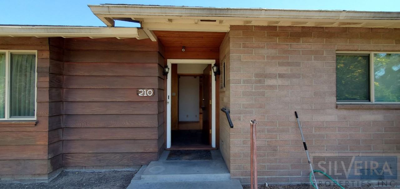 210 Pabst Ln - Photo 2 of 35