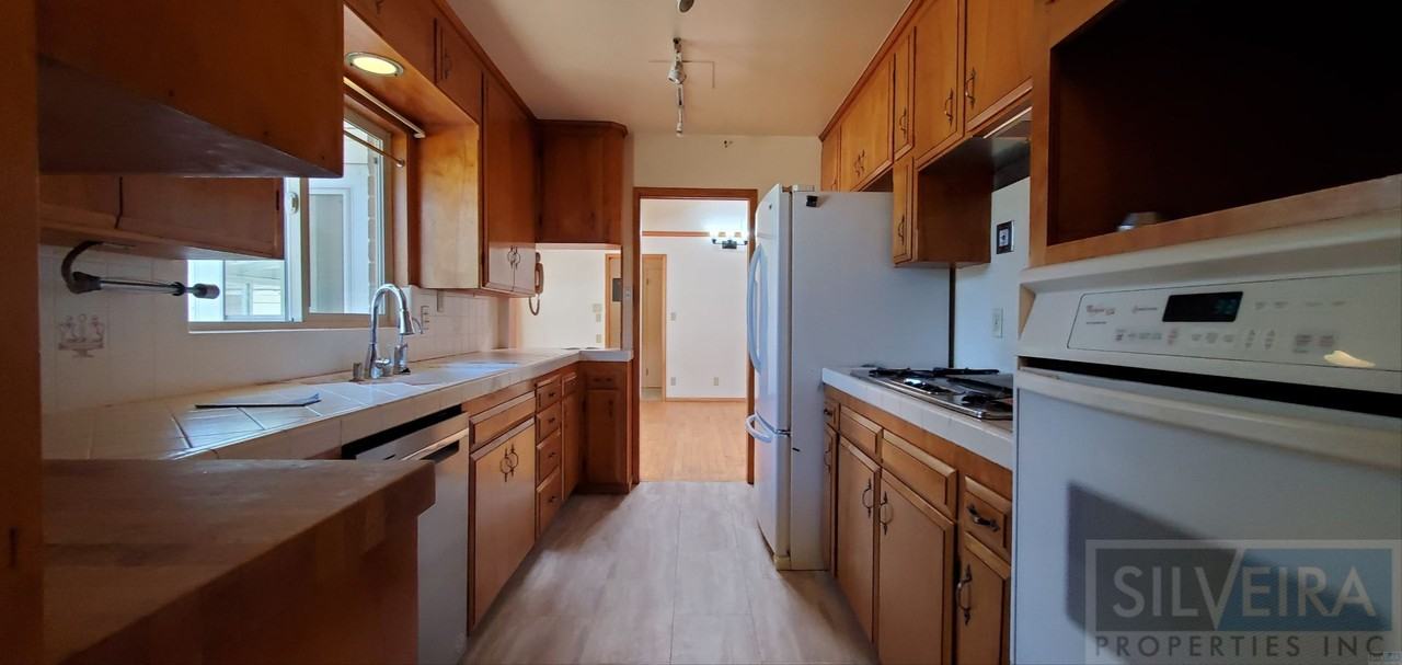 210 Pabst Ln - Photo 7 of 35
