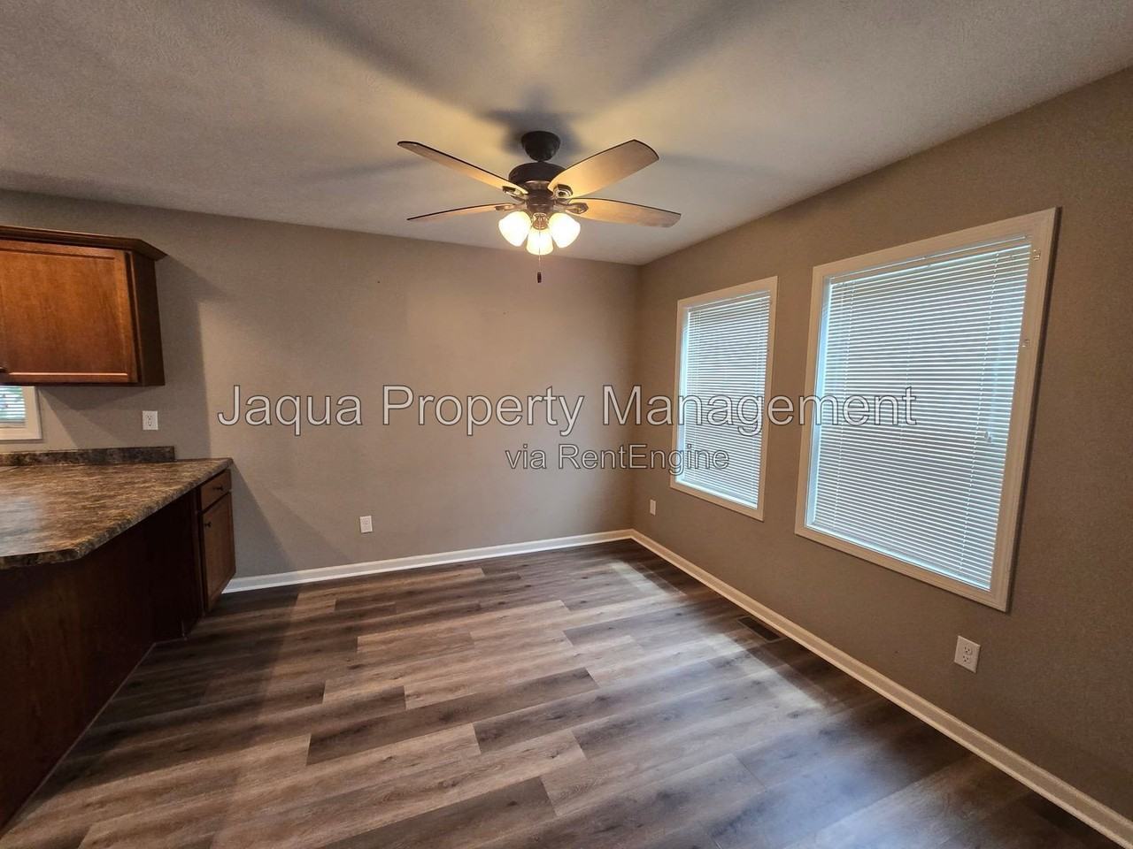 10578 Stadium Dr - Photo 2 of 23