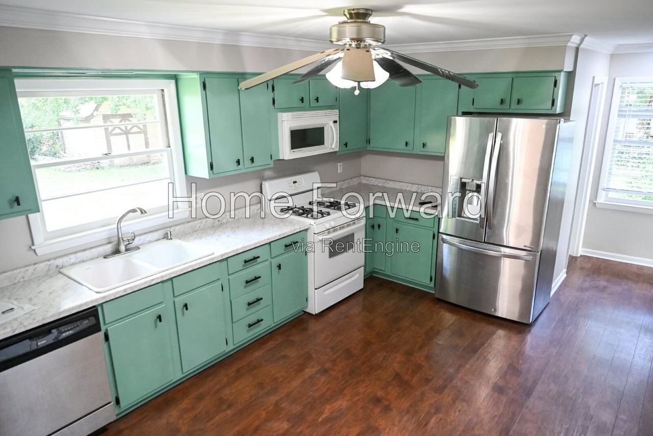 517 N 3rd St - Photo 4 of 50