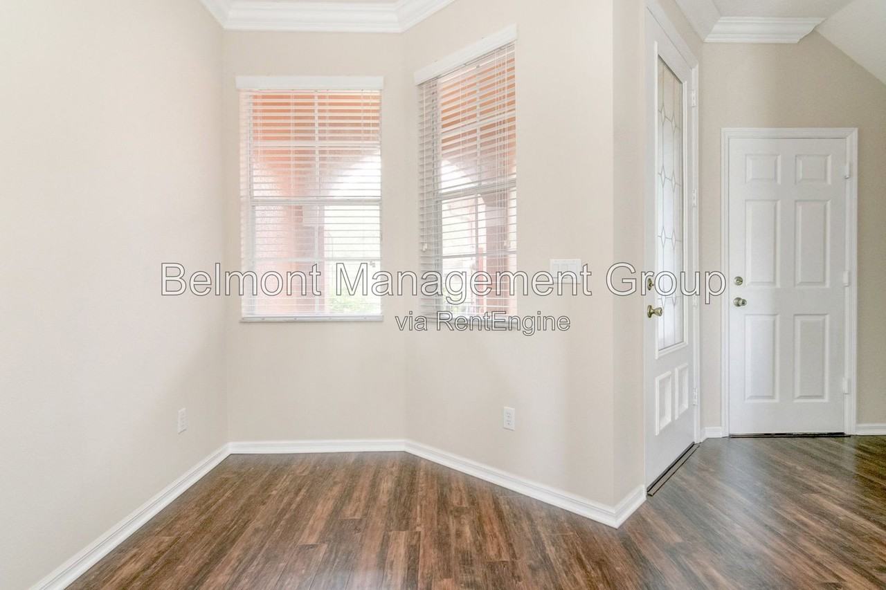 9426 Silver Buttonwood St - Photo 4 of 25