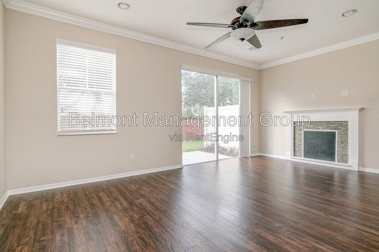 9426 Silver Buttonwood St - Photo 6 of 25