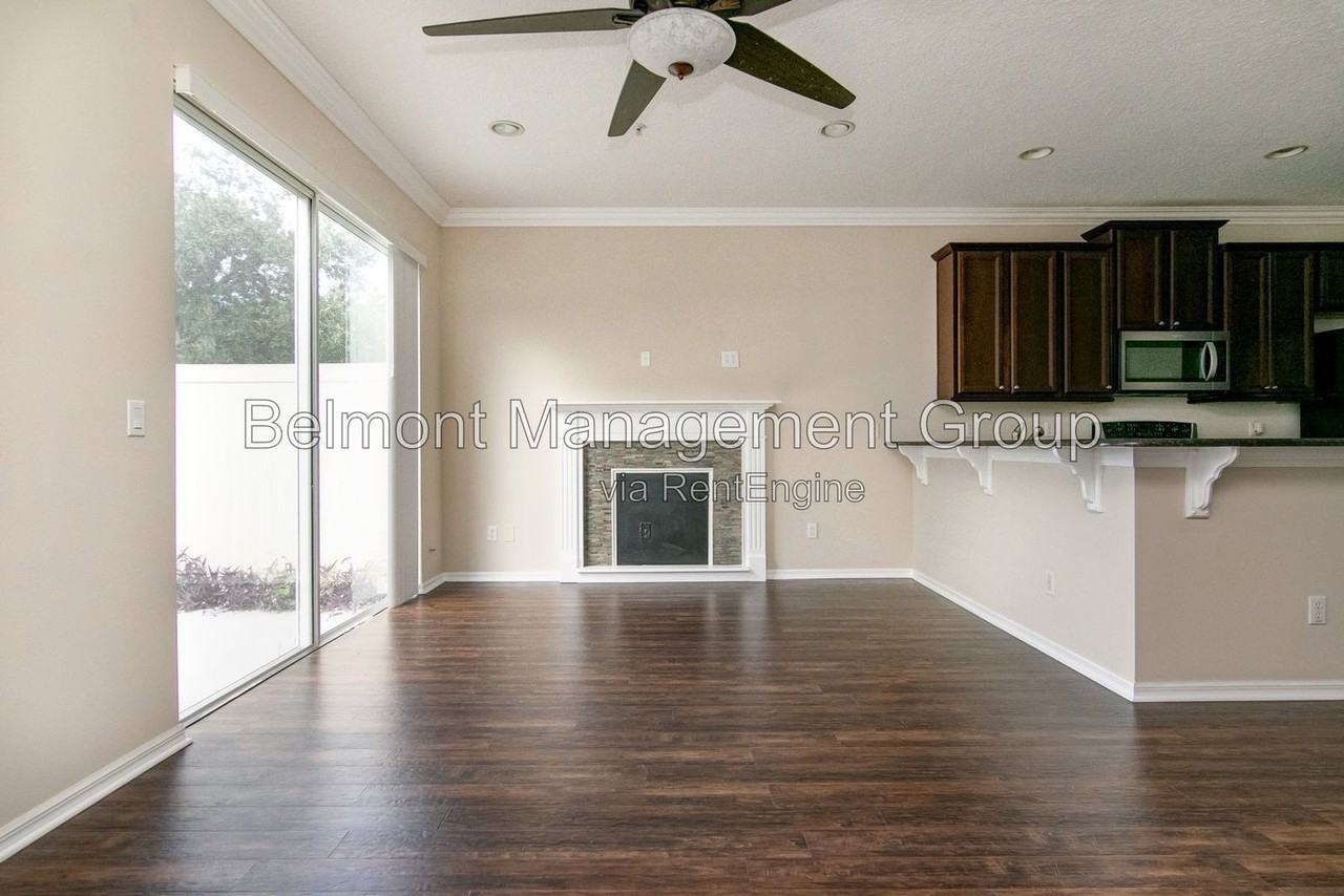9426 Silver Buttonwood St - Photo 7 of 25