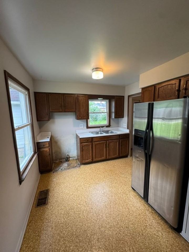 4412 Werling Dr - Photo 3 of 7