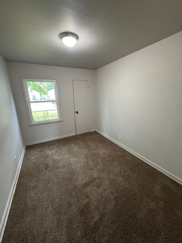 4412 Werling Dr - Photo 4 of 7