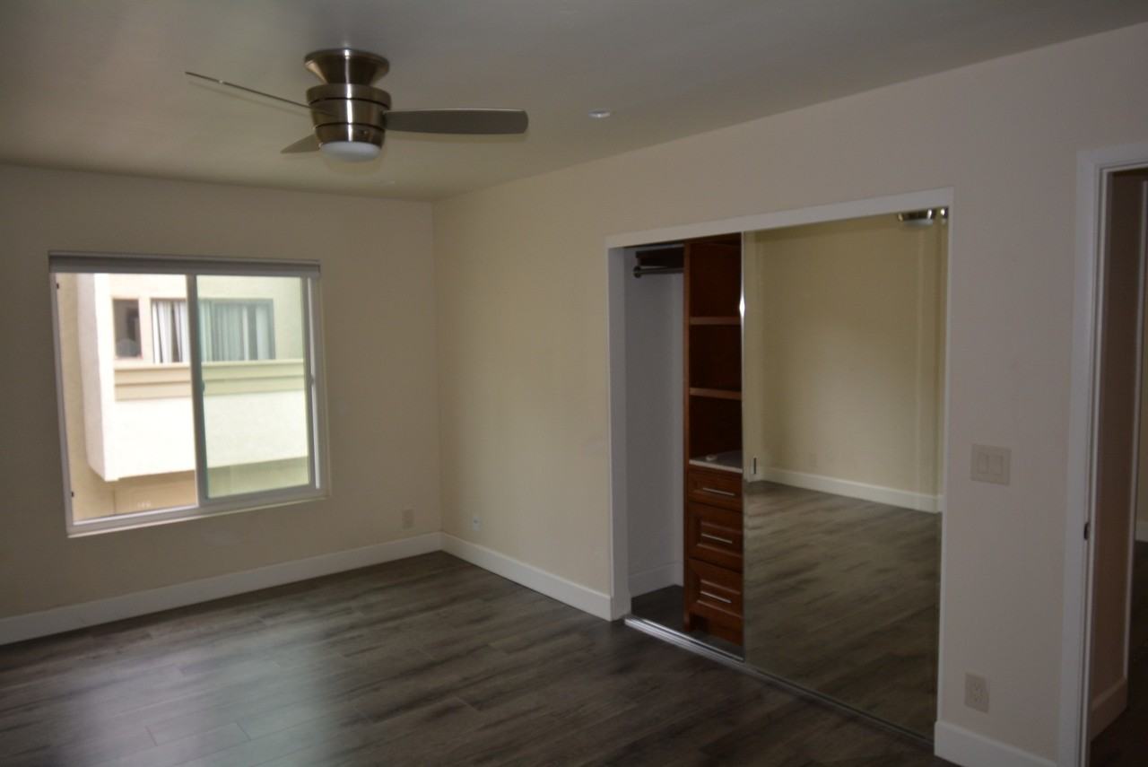 3312 Caminito Eastbluff - Photo 4 of 9