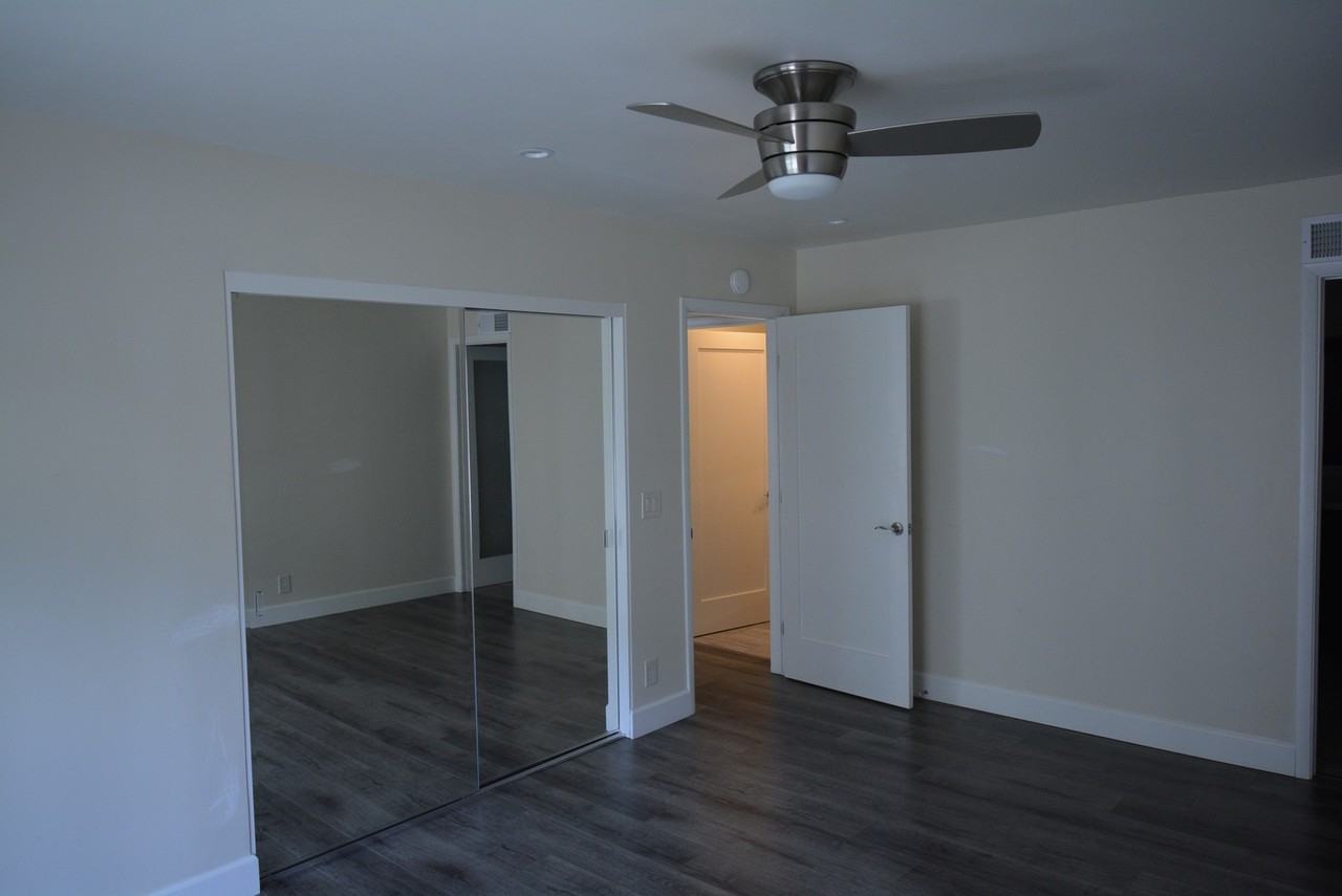 3312 Caminito Eastbluff - Photo 5 of 9