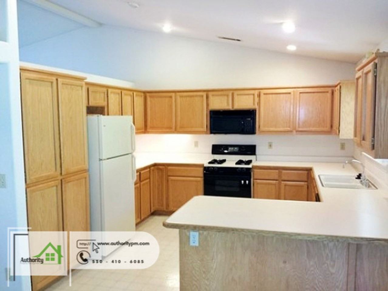 3323 Forest Homes Dr - Photo 5 of 18
