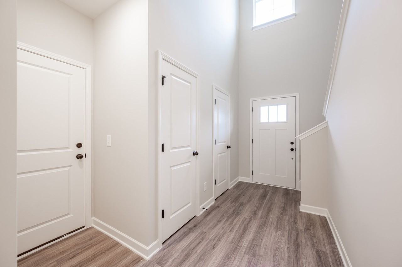 4409 Chusto Dr - Photo 3 of 36