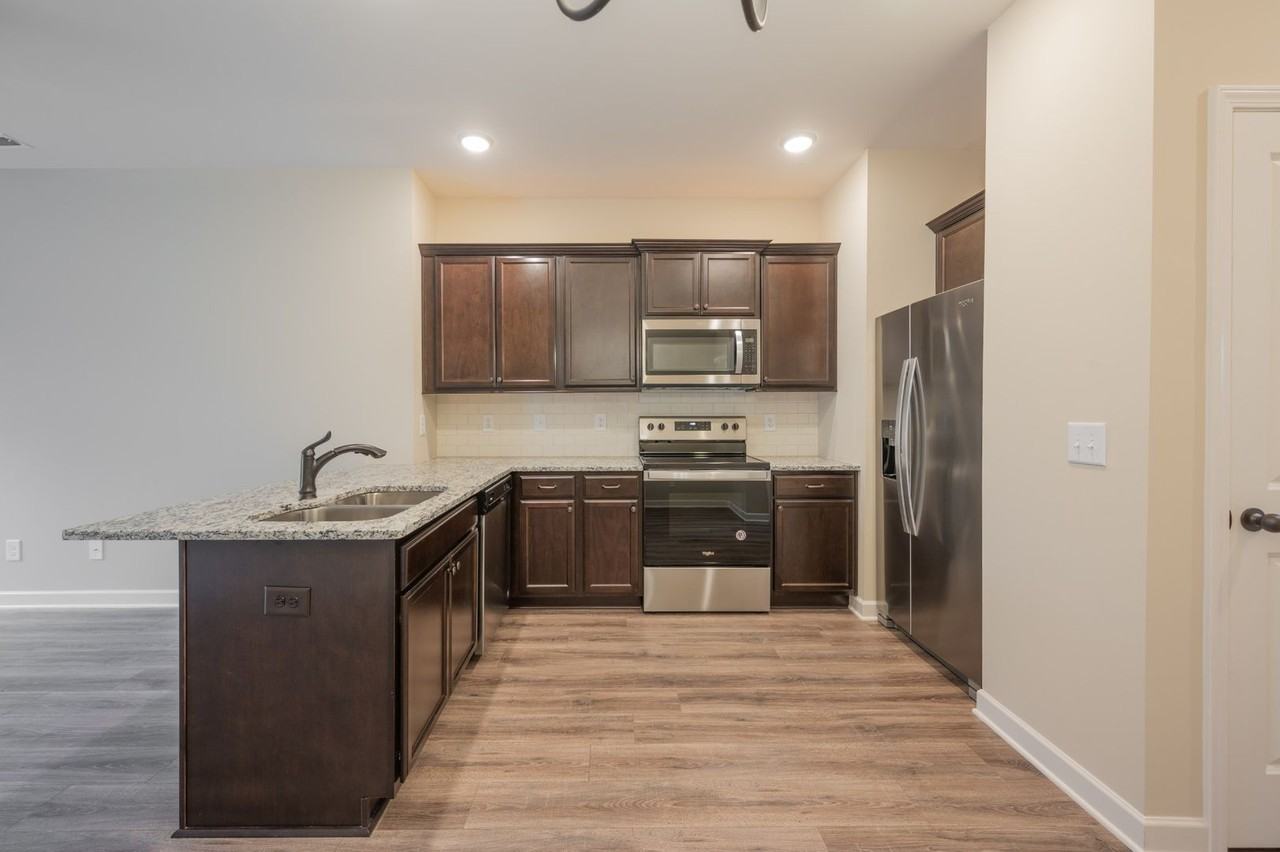 4409 Chusto Dr - Photo 5 of 36