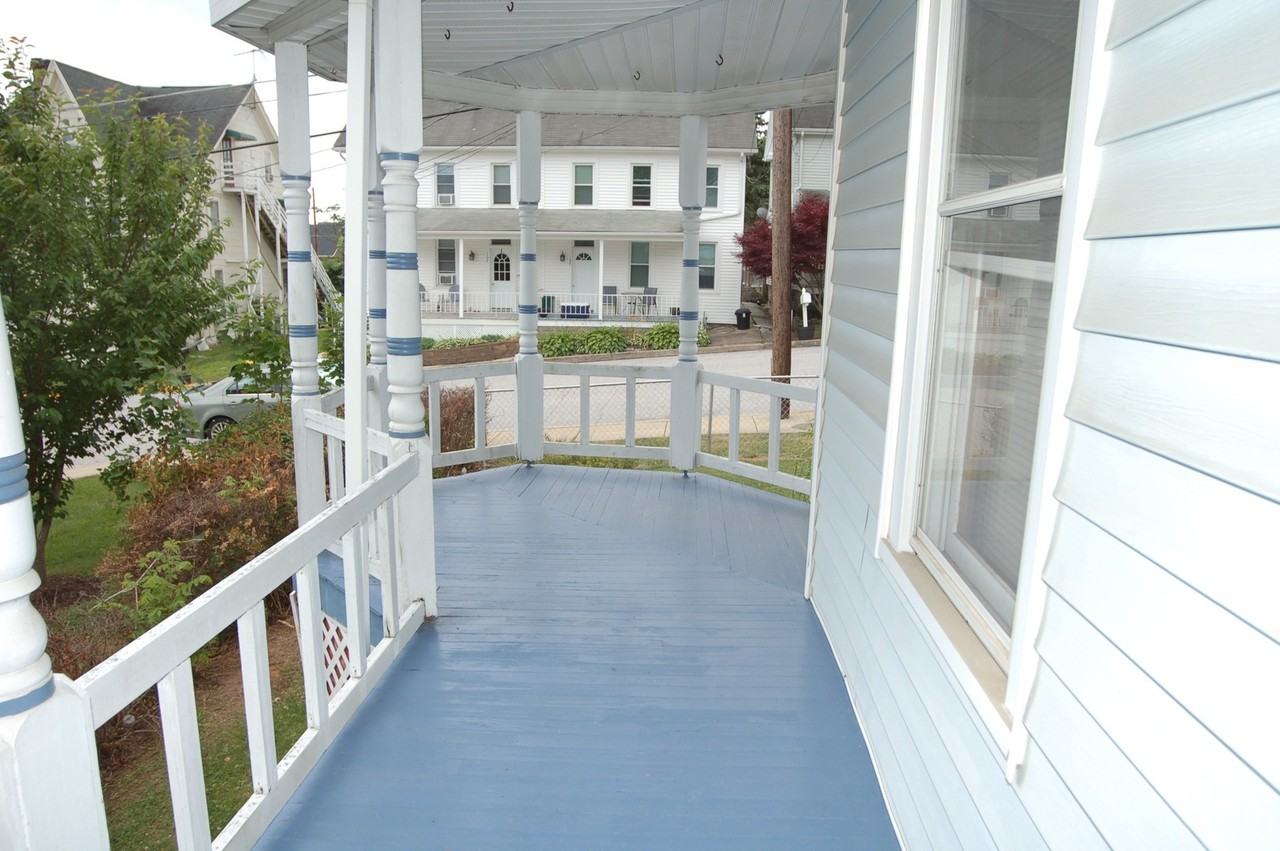 103 W Penn St - Photo 3 of 13