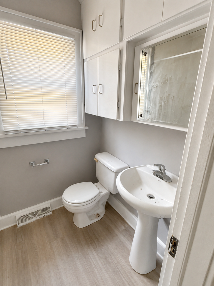 902 Bringle Ferry Rd - Photo 6 of 9