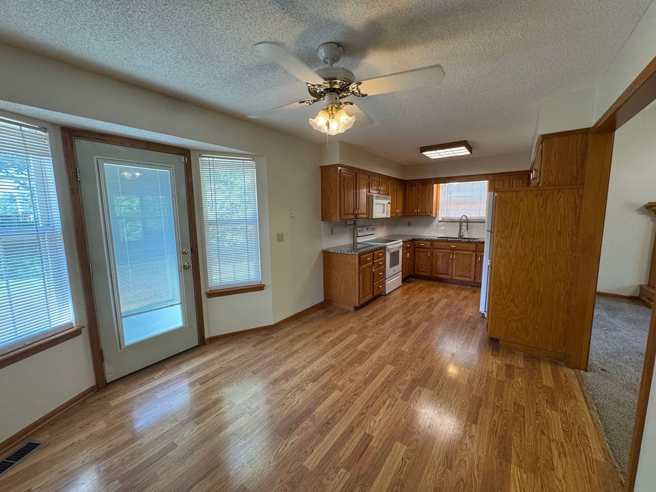 1208 Sw Trail Ridge Dr - Photo 2 of 25