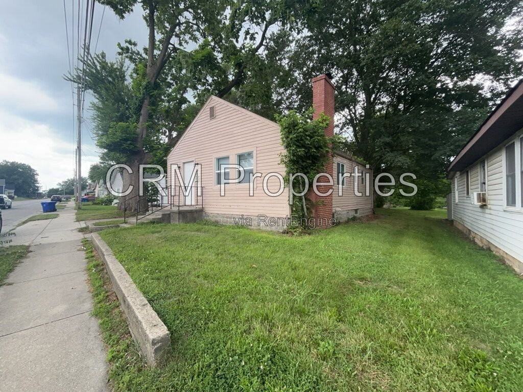 714 E Vaile Ave - Photo 2 of 32