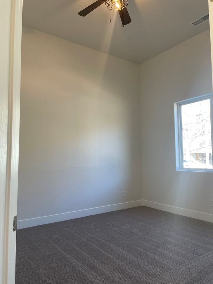 9 N Main St - Photo 3 of 26